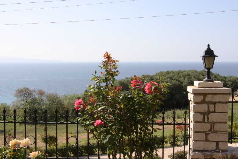Nikos & Katerina Studios Agios Stefanos Avliotes  Екстериор снимка